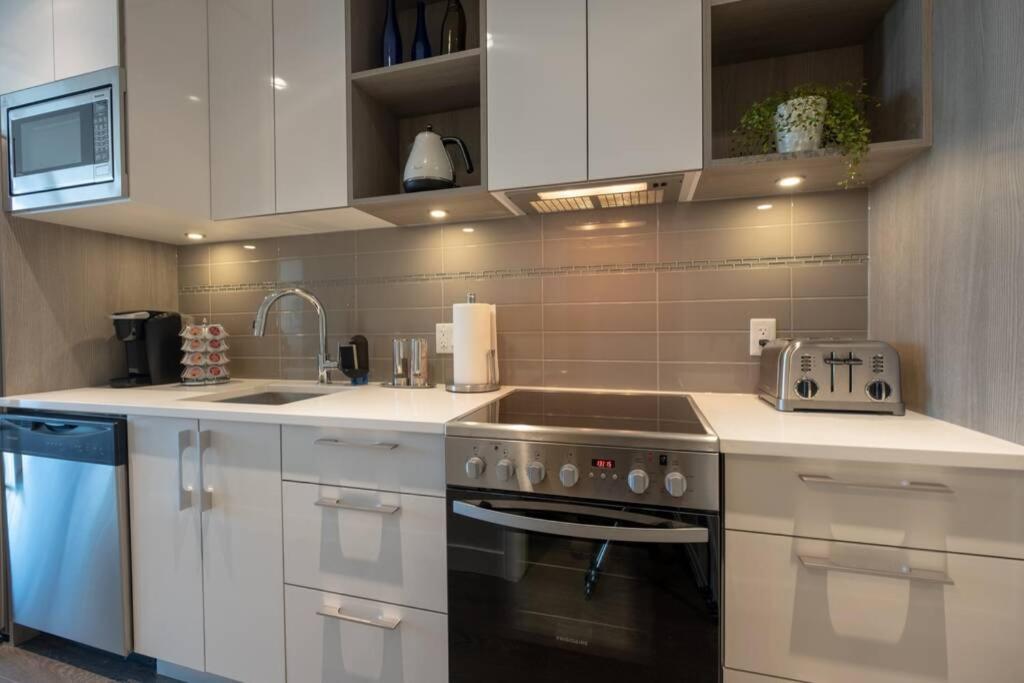Clean 4Th Floor 1 Bedroom Apt In Old Town China Town Victoria Exteriör bild