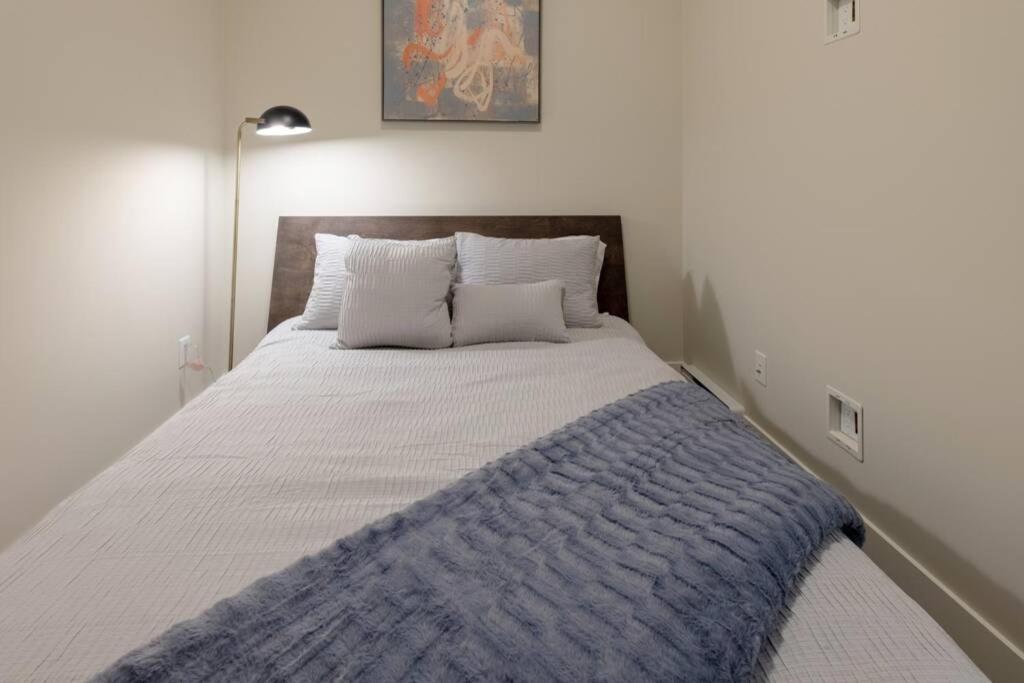 Clean 4Th Floor 1 Bedroom Apt In Old Town China Town Victoria Exteriör bild