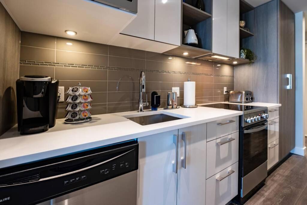 Clean 4Th Floor 1 Bedroom Apt In Old Town China Town Victoria Exteriör bild